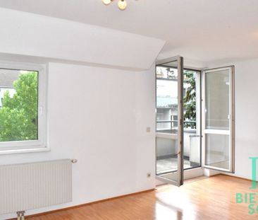 Ruhige, elegante Wohnung im Grünen mit zwei Balkonen - Photo 2