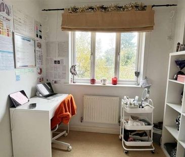 Bassett, SO16 - Photo 5