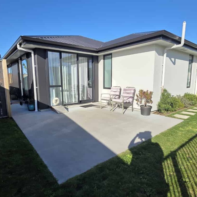 2 Bedroom Beauty in Berryfields - Photo 1
