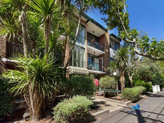 2/113 Addison Street, ELWOOD, VIC - Photo 1