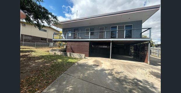 SPACIOUS FAMILY HOME WITH A RUMPUS ROOM AND SWIMMING POOL AVAILABLE NOW! - Photo 1