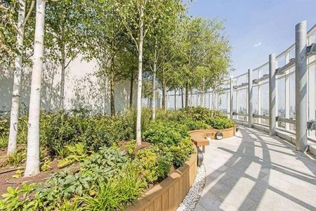 Sky Gardens, Wandsworth Road, Nine Elms, London, SW8 - Photo 3