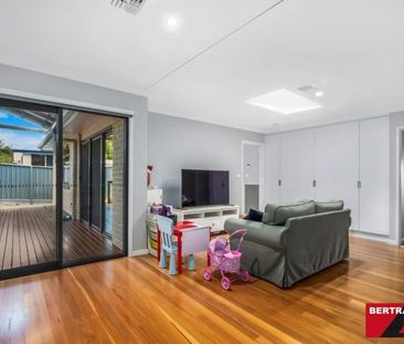 This home has a real "Wow" factor, plus solar! - Photo 4