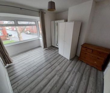 3 bedroom end of terrace house to rent - Photo 5