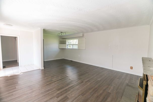 For Lease - 365 Sandhurst Drive Unit# Main, Oakville, Ontario - Photo 1