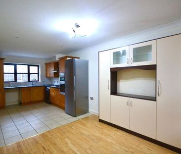 5 bedroom detached house to rent - Photo 3