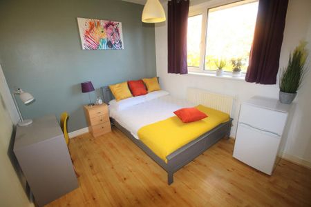 1 bedroom in a house share to rent - Photo 3