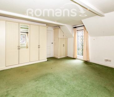 Hall Court, Datchet, SL3 - Photo 2