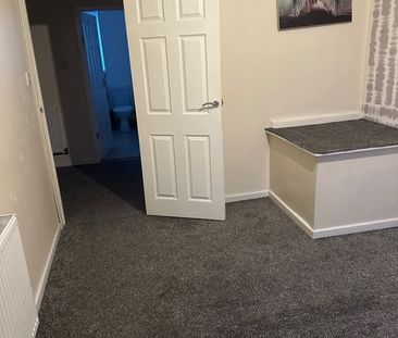 2 Bed Flat, Lupton Avenue, LS9 - Photo 4