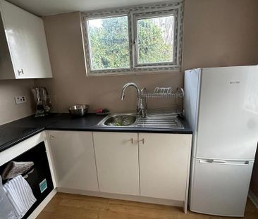 Studio to rent - Photo 5