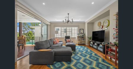 Understated Elegance - Arbour Reach Riverside Pocket - Photo 2