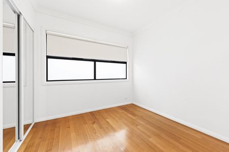 2/21 Alpine Grove, Pascoe Vale VIC 3044 - Photo 4