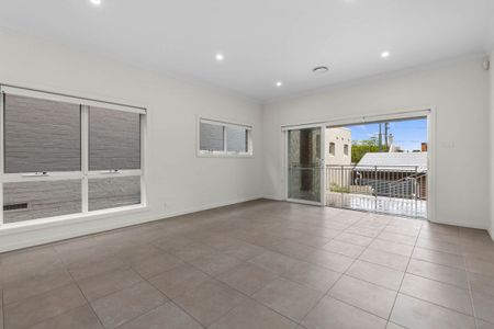 1/18 Waverley Crescent, Bondi Junction, NSW 2022 - Photo 3