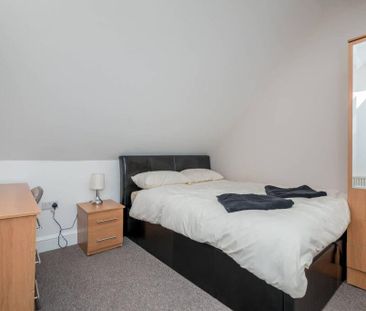 10 bedroom flat share to rent - Photo 6