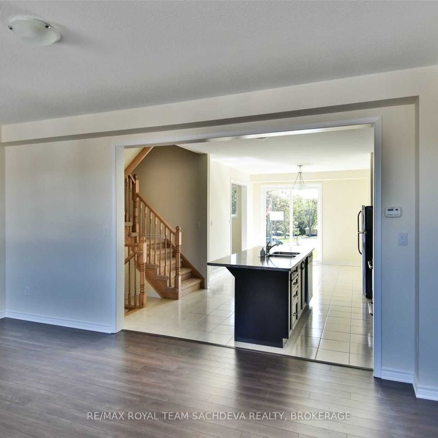 For Lease - 10 Heron Park Place, Toronto, Ontario - Photo 1