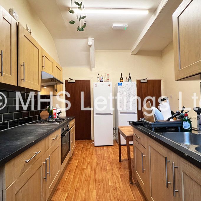 8 Bedroom Mid Terraced House for rent in Regent Park Terrace - Photo 1