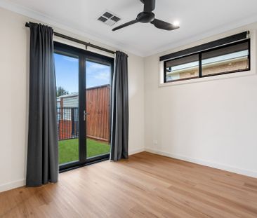 Sunsets Abound - Executive Living - Perfect for Busy Professionals ! - Photo 5