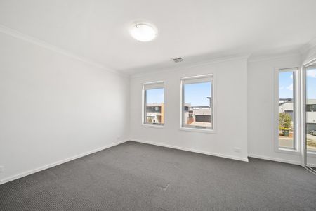 13 Sliprail Street, Lawson ACT 2617 - House For Rent | Domain - Photo 5