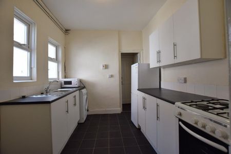 2 bedroom flat to rent - Photo 5
