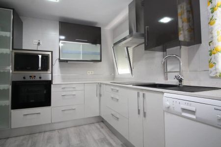 Piso de alquiler en Delicias - Foto 3