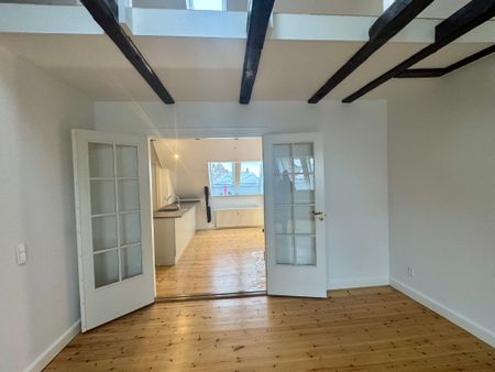 Hyggelig taglejlighed i hjertet af Aalborg med tagterrasse - Photo 4