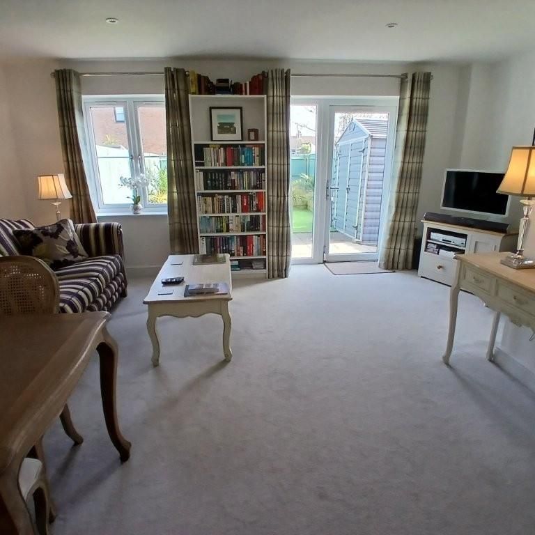 2 bedroom semi-detached house to rent - Photo 1
