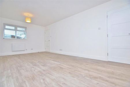 2 bedroom end of terrace house to rent - Photo 5