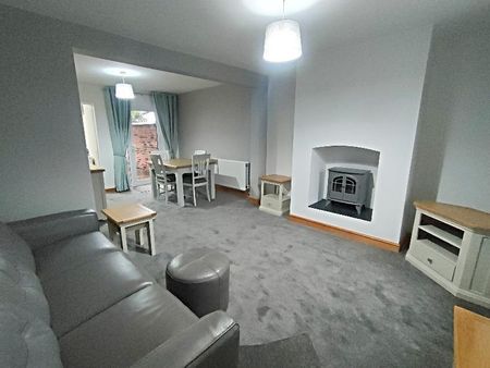 2 bedroom terraced house to rent - Photo 2