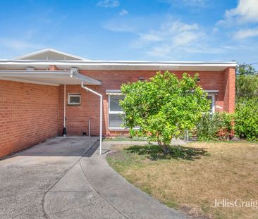 One Bedroom Unit in Altona - Photo 2