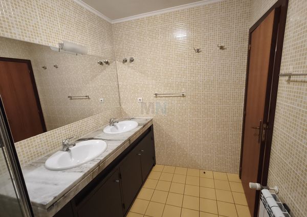 Apartamento T5 em Coimbra