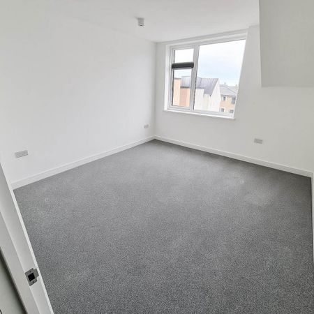 2 bedroom flat to rent - Photo 2