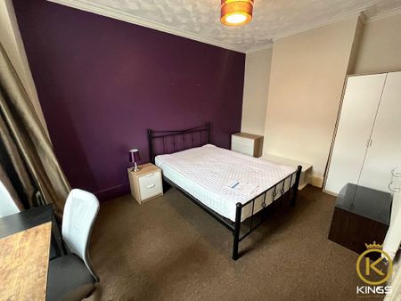 4 bedroom terraced house to rent - Photo 3