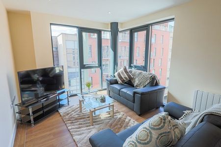 Luxury 3 Bedroom Apartments - Photo 3