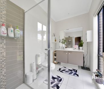 Stunning 3 Bedroom Home In The Heart Of Williams Landing - Photo 1