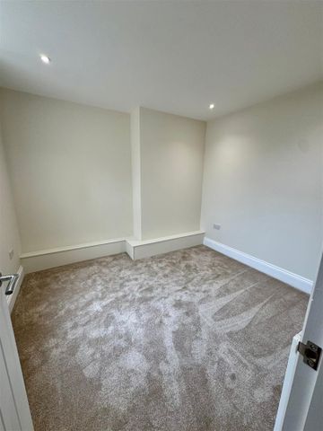 3 bed house to rent in Coal Clough Lane, Burnley, BB11 - Photo 2