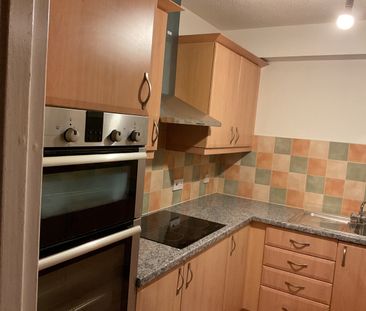 2 Bed Flat, Bishopbriggs, G64 - Photo 2