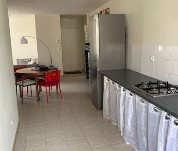 Location appartement 3 pièces, 66.00m², Fontenay-le-Comte - Photo 2
