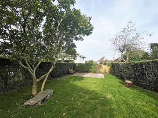 3 bedroom Semi-detached house to rent - Photo 1