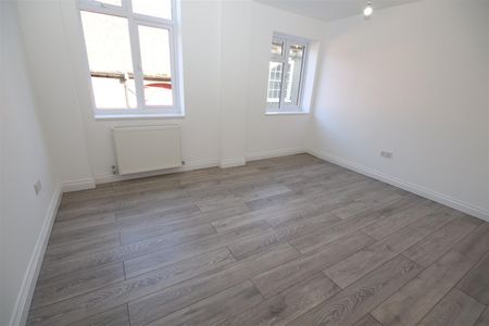 1 bedroom Flat to let - Photo 4