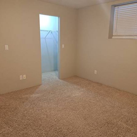 $1,950 / 2br - 1172ft2 - Spacious 2 bdrm bsmt suite available - Photo 4