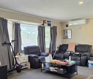 Family Comfort: 3 Bedrooms, Spacious Living, a... - Photo 3