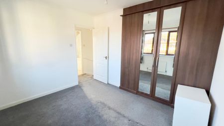 2 bedroom semi-detached house to rent - Photo 3