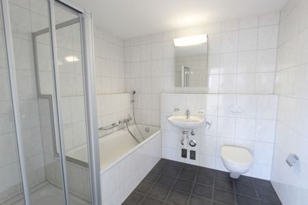 Attraktive 2.5-Zimmerwohnung mit grossem Balkon, per sofort verfügbar - Foto 3