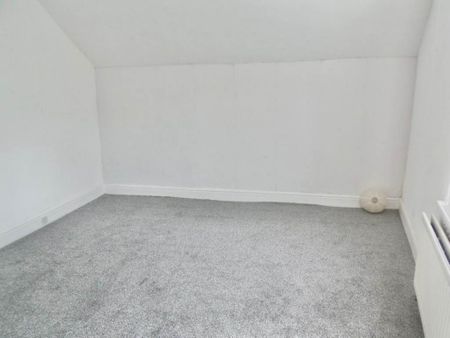 3 bedroom end of terrace house to rent - Photo 5