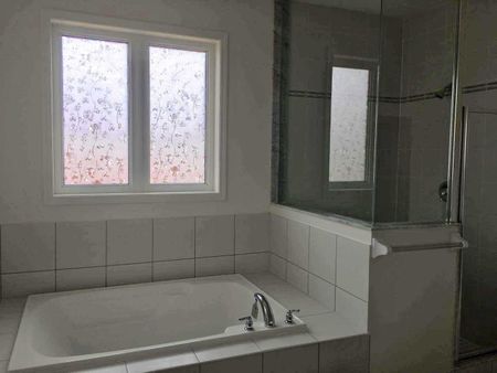 For Lease - 2585 Craftsman Drive, Oshawa, Ontario - Photo 4