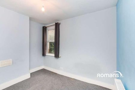 York Road, Aldershot, Hampshire, GU11 - Photo 5