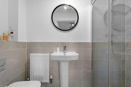 3 bedroom semi-detached house to rent - Photo 5