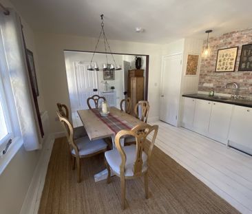 High Street - Photo 2