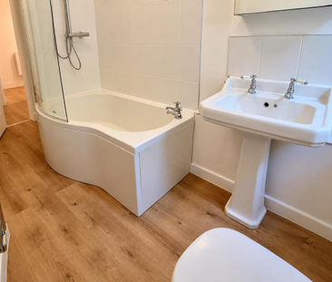 2 bedroom flat to rent - Photo 6