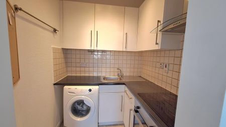 Studio to rent - Photo 2
